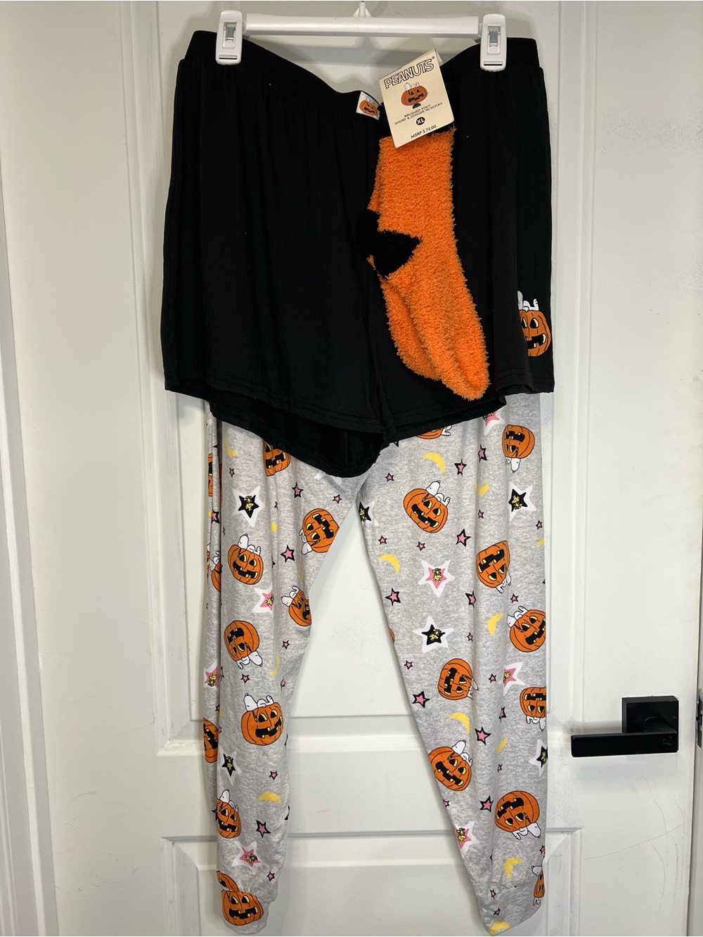 Peanuts Snoopy Black, Orange & Gray Pumpkin 3-Piece Pajama Set